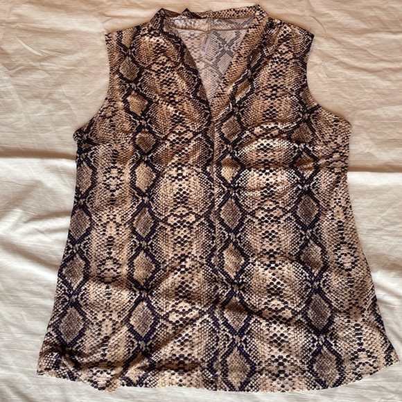 DNA Couture Silky Like Purple & Tan Pullover. 2X - Picture 2 of 7